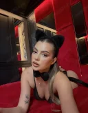 Studenta de 19 ani ofer TOTAL - imagine 2