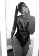 O bruneta apetisanta , carismatica si veritabila!! - imagine 4