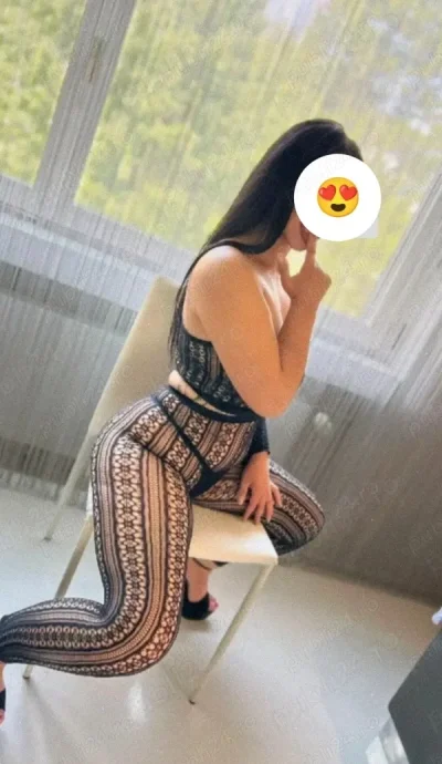 Buna ma numesc julia