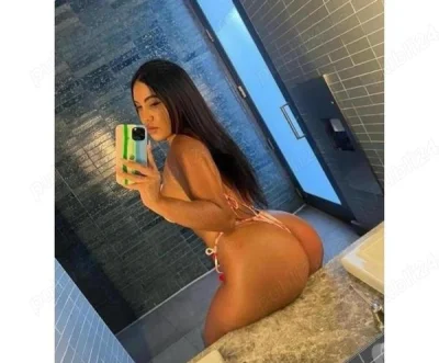 Sunt Lya nouă în Cosmopolis