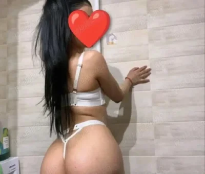 Buna numele meu este Elysa Pupiciiiii x