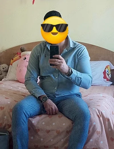 Bună mă numesc Adrian