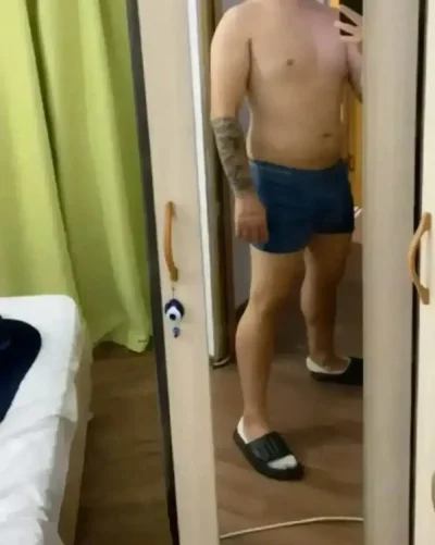 Baiat bi (deschis la orice fantezie fac si party)