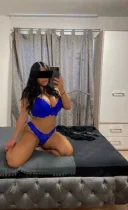 Buna sunt o brunetă sexy și atrăgătoare - imagine 1