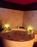 Masaj Erotic & Jacuzzi - imagine 2