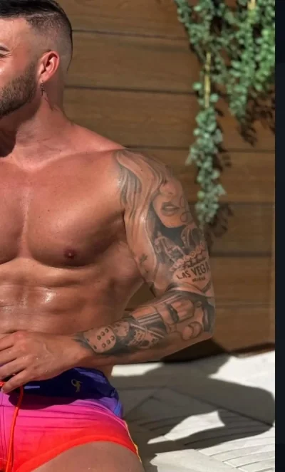 Exclusiv pentru doamne si domnisoare ( Dream body man)