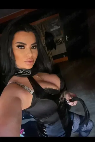 Dominatoare soft hart detin si jucari ofer si servicii totale