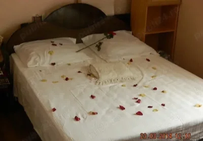 Doresc cunostinta doamna singura