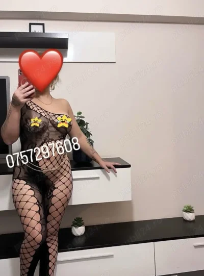 Blonda siliconata reală , confirm cu tatoo