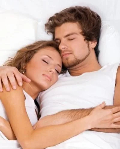 Caut tanara atragatoare, 18-25 ani, libera si dezinvolta pentru o relatie intima reciproc benefica