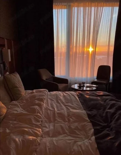 Cuplu tanar in cautarea unei doamne domnisoare