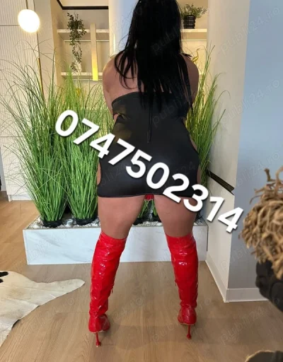 Transsexuala milf reală100%