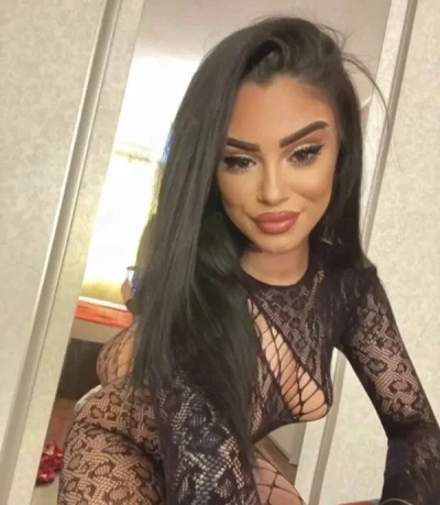 Brunetă seducătoare la tine în oraș!!