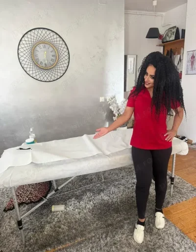 Titlu: Masaj Profesional pentru Relaxare și Revitalizare Descriere: Răsfață-te cu un masaj profesio