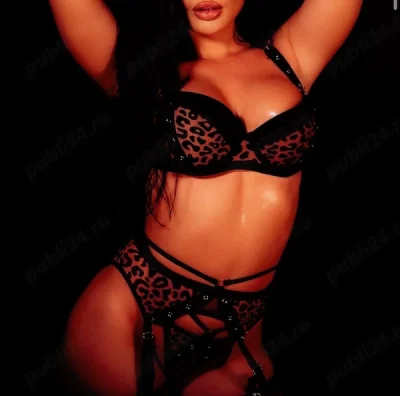 Bruneta sexi și new doar pentru voi