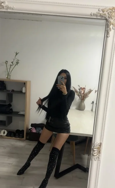 Transexuala dominatoare activă ofer și show web sau deplasare