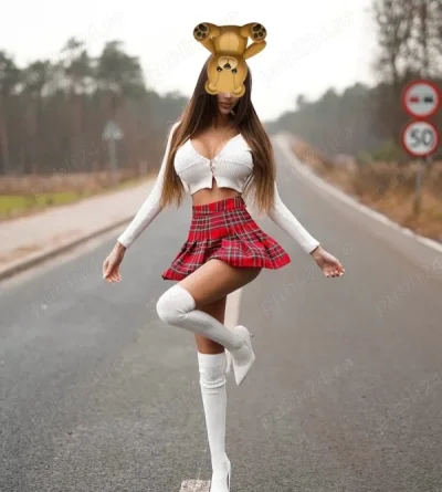 Ioana! 27 de ani ! blonda ta silicona si sexi. !!