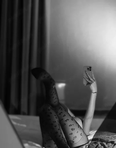 Show web!! Indeplinesc fantezii!!