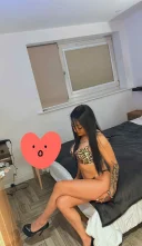 Bruneta seducatorea si frumoasa - imagine 2