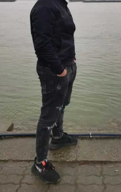 Doar pentru doamna voluptoasa cu forme rubensiene. Totul 4 fun.