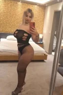 Buna sunt delia am 37 ani cu servici totale cu sau fara te aștept azi venită an orasi - imagine 1