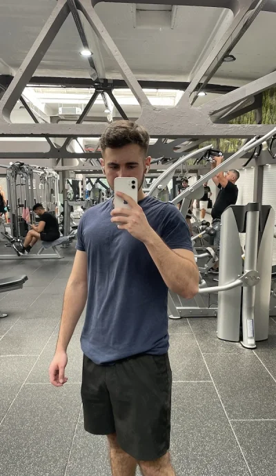 Sunt aici pentru tine