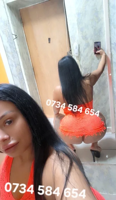 Deplasări non-stop! Brunetă reală!