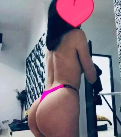 Doar un telefon ne desparte