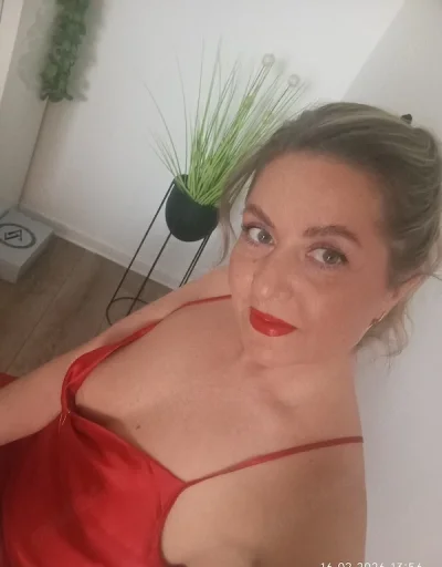 Buna,azi am ajuns.Blonda dulce,100%reală.