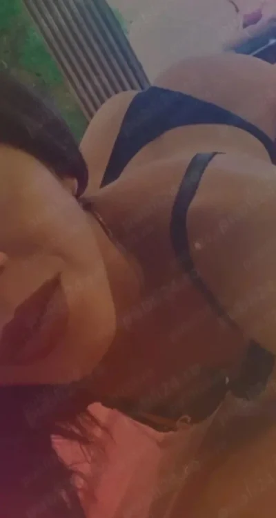 Buna transexuala+ fata biologica noi in oras