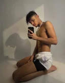 Iulian tanar brunet pt tipii manierati si discreti - imagine 1