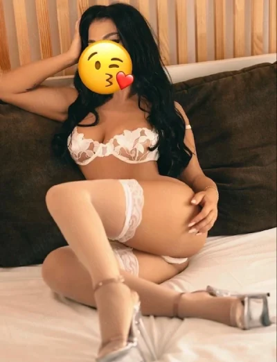 Buna numele meu este Lorena sunt pentru prima oara la tine in oras