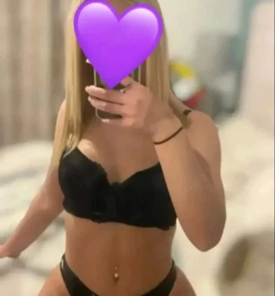 Lipsită de inhibitii. Nouă în locatie