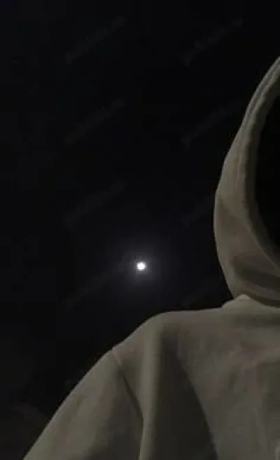 Tânăr 23 ani, bi deschis la experiențe noi Caut fată sau cuplu