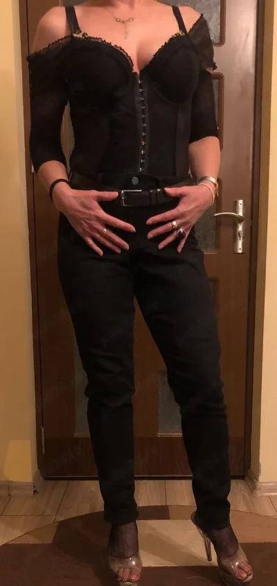 Doamna matura blonda 40+