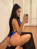 Morena seducatoare cu sani criminali - imagine 2