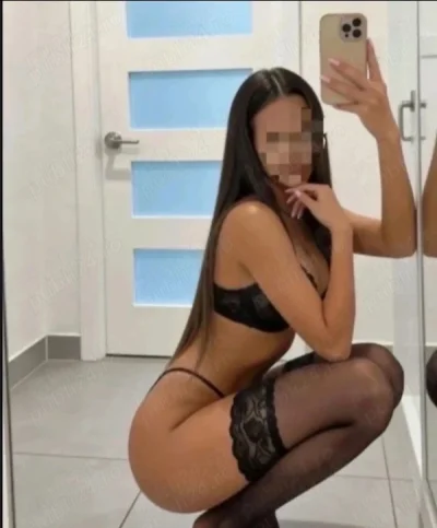 Aștept să mă suni acum