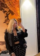 Blonda matura 40 ani - imagine 3