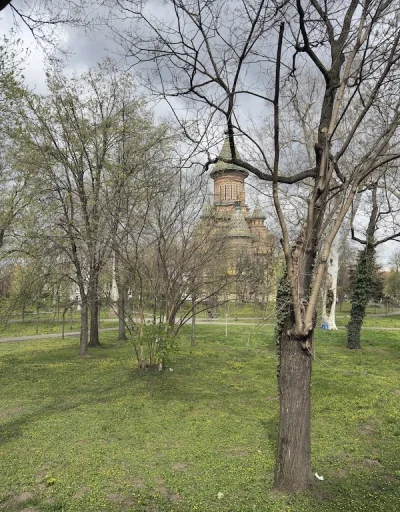 Caut prima experiență discret și curat