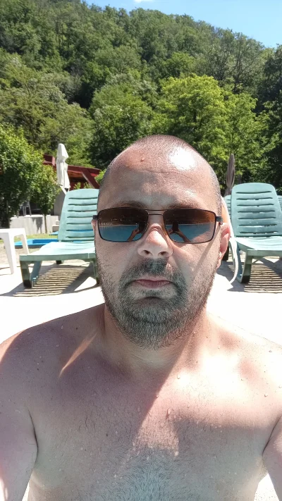 Ofer servici doamnelor și domnisoarelor