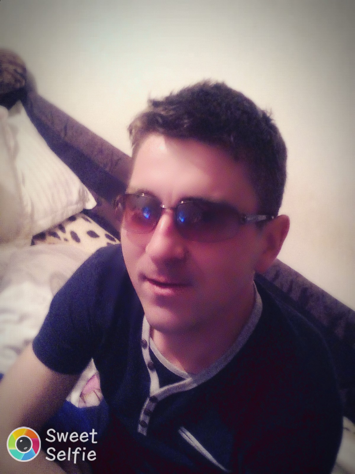 Sunt cine sunt !